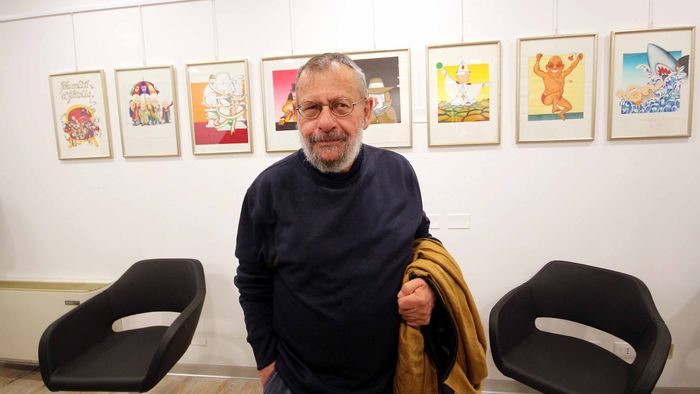Alfredo Chiappori fotografato durante una sua mostra